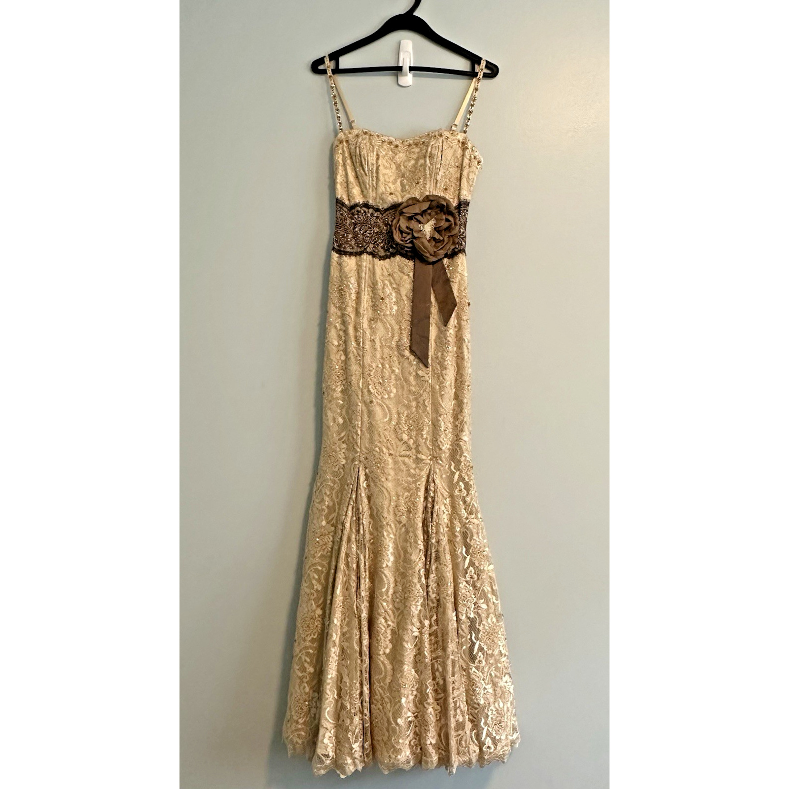 Mandalay 2 Dress Gown Mermaid Lace Flower Sequin Spaghetti Strap Cream Nwt
